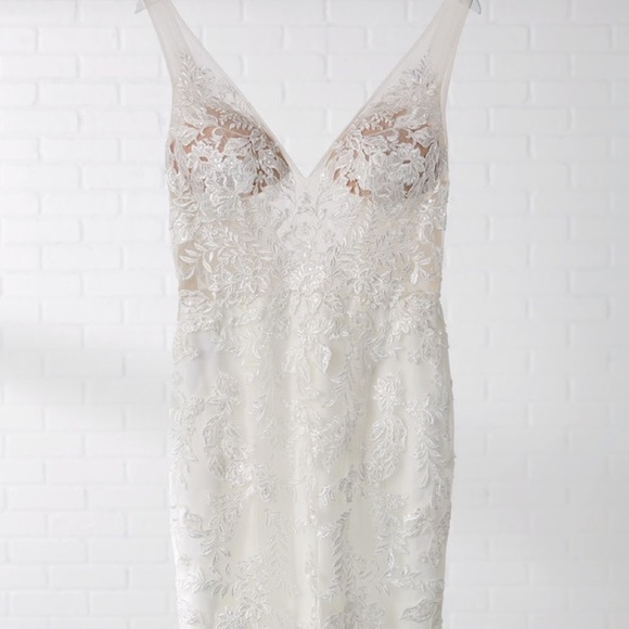 Maggie Sottero Greenley Wedding Dress - Picture 4 of 10